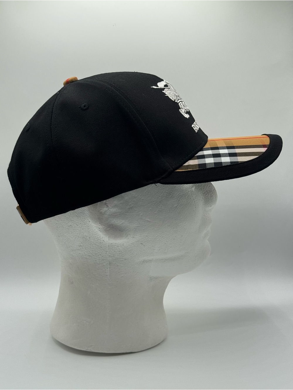Burberry Cap - Picture 4 of 7